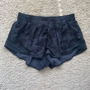 Lululemon Hotty Hot short